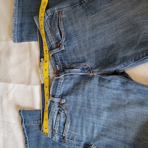 Abercrombie &Fitch Madison medium wash mid rise flared blue jeans size 6 short - Picture 2 of 7